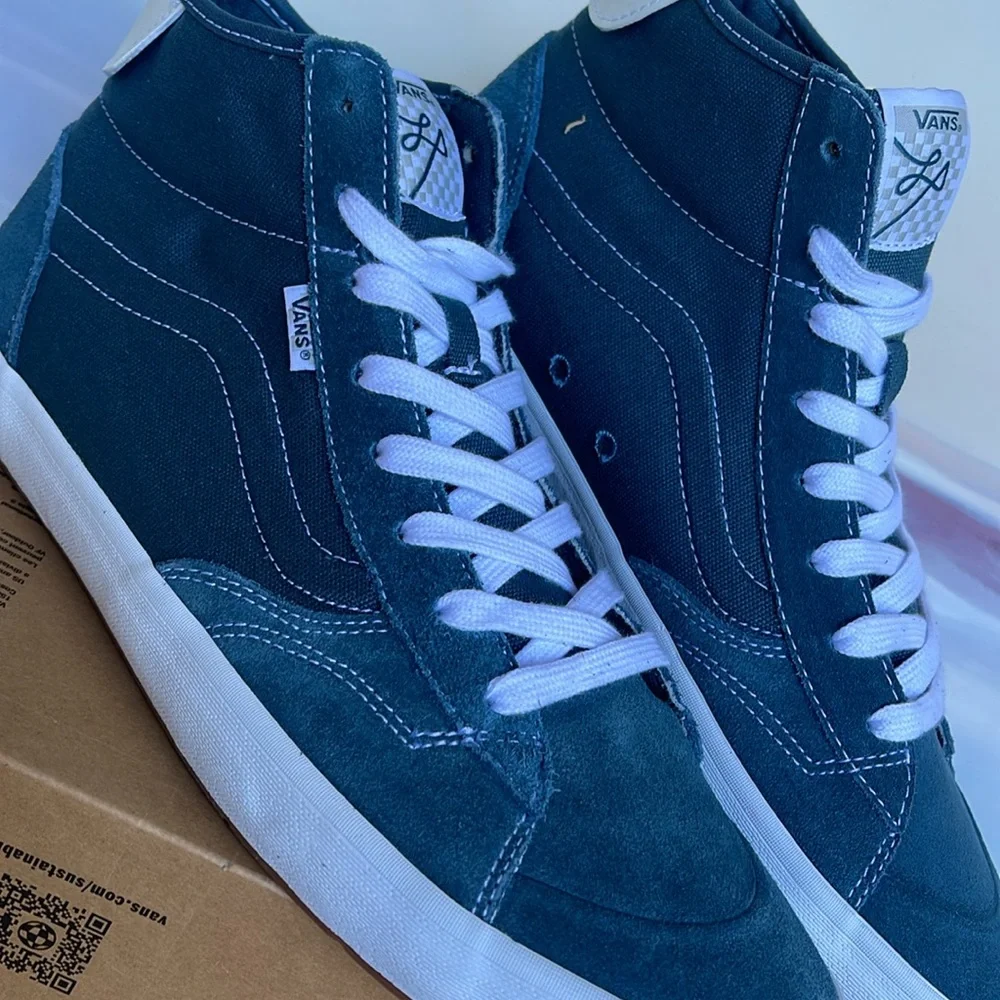 Vans Men’s The Lizzie
Teal
VN0A4BX1TEA
Sneakers - Picture 7 of 16